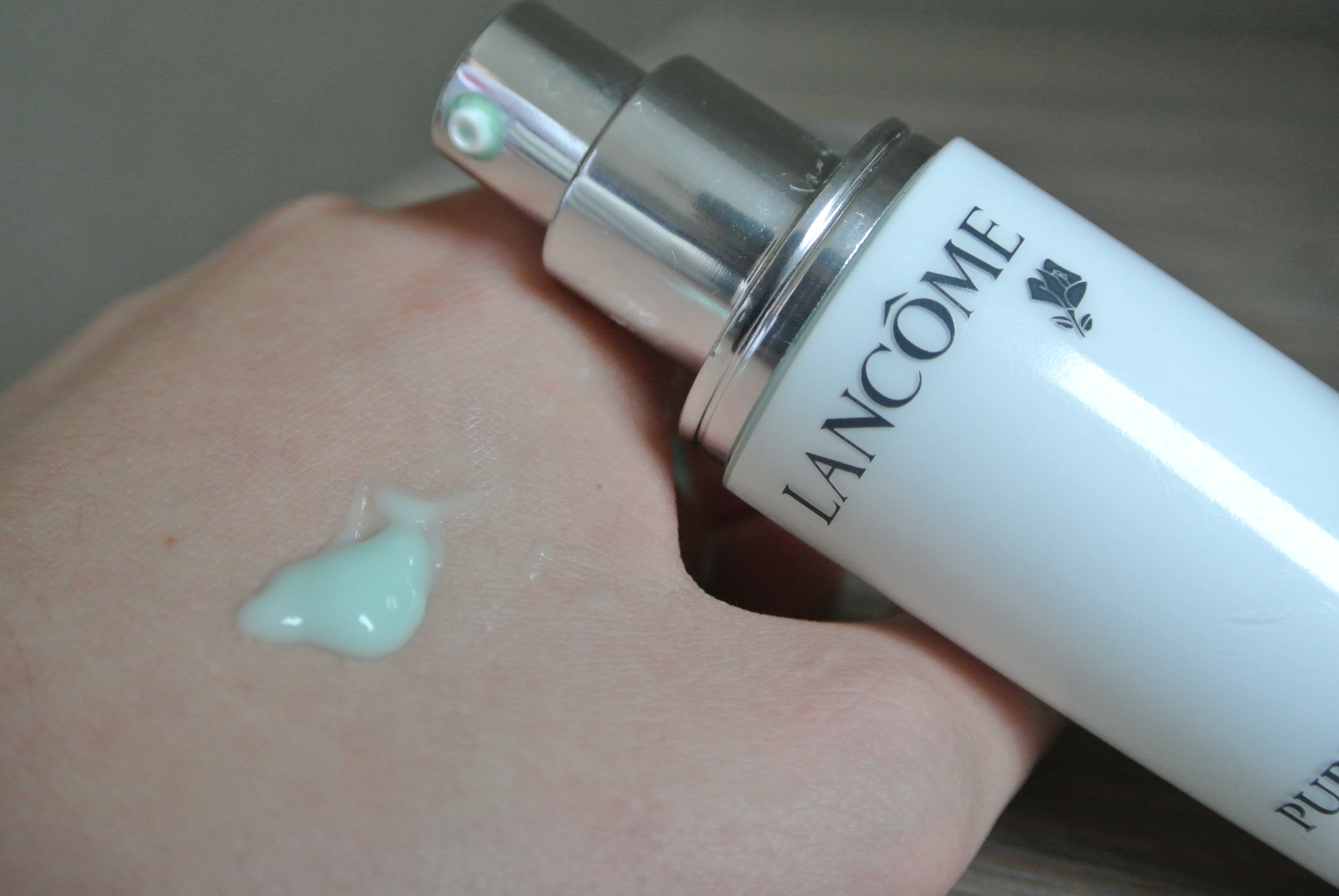 Хидратираща течност за мазна кожа- Pure Focus Fluid на Lancome.